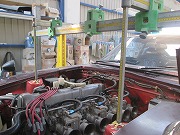 フレーム修正作業中